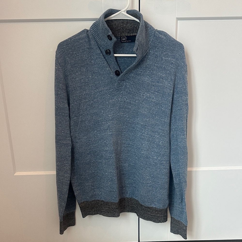 GAP Men's Heather Blue Sweater